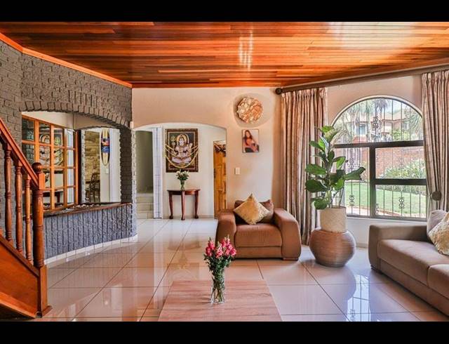 5 BEDROOM HOUSE FOR SALE IN GLENVISTA